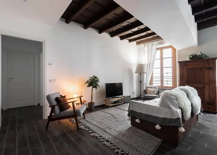 Juvara In The Hearth Of Apartment Como