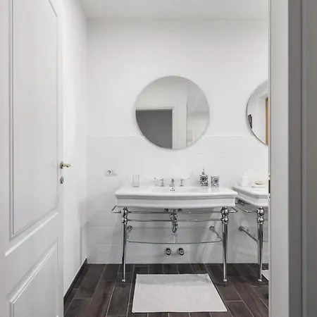 Apartment Juvara In The Hearth Of Como