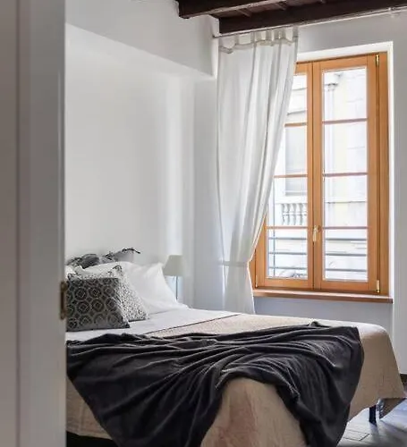 Juvara In The Hearth Of * Комо